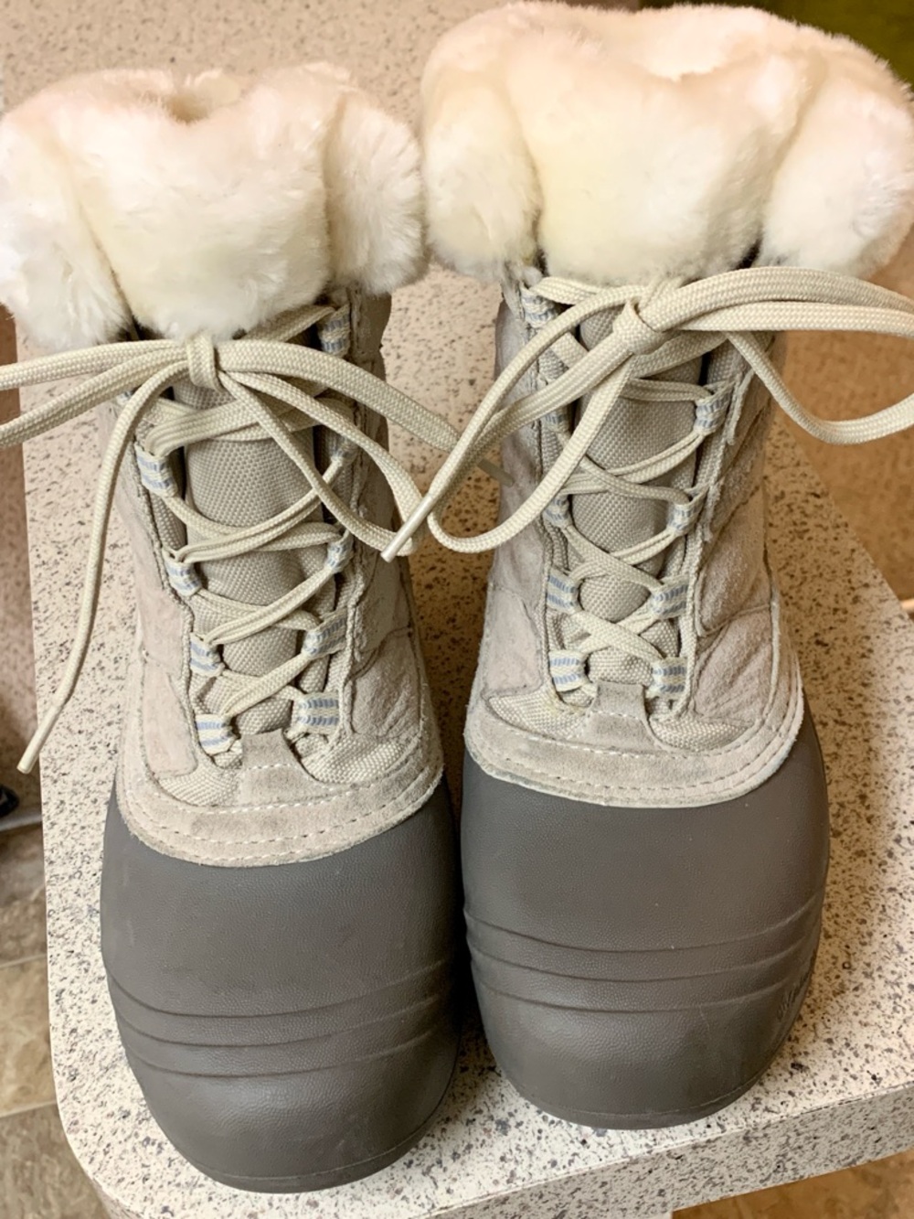 Women's Beige and Taupe Insulated Winter Boots Columbia Size 8
